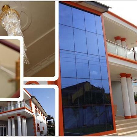 Afri-Royal Hotel Accra Bagian luar foto