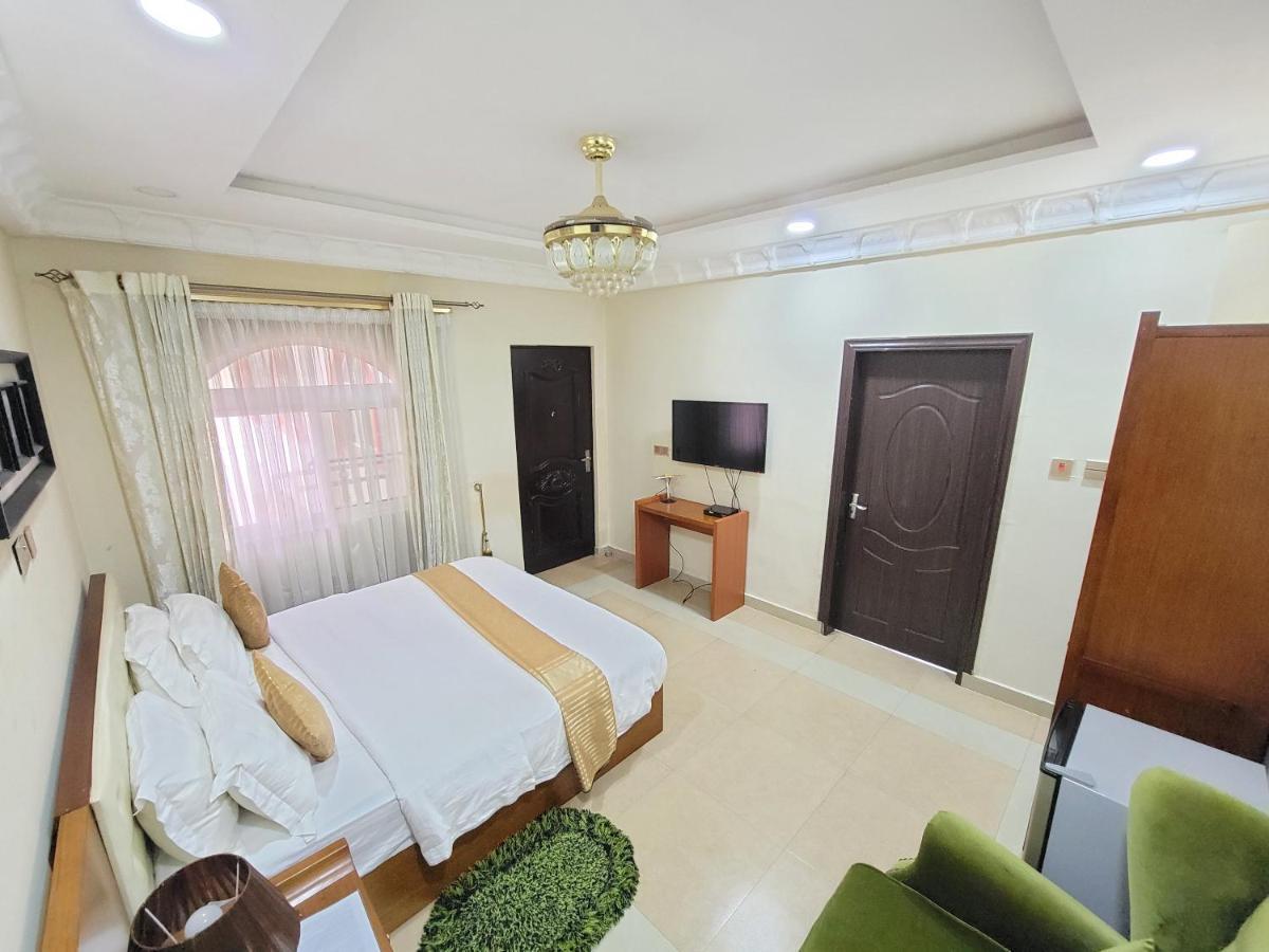 Afri-Royal Hotel Accra Bagian luar foto