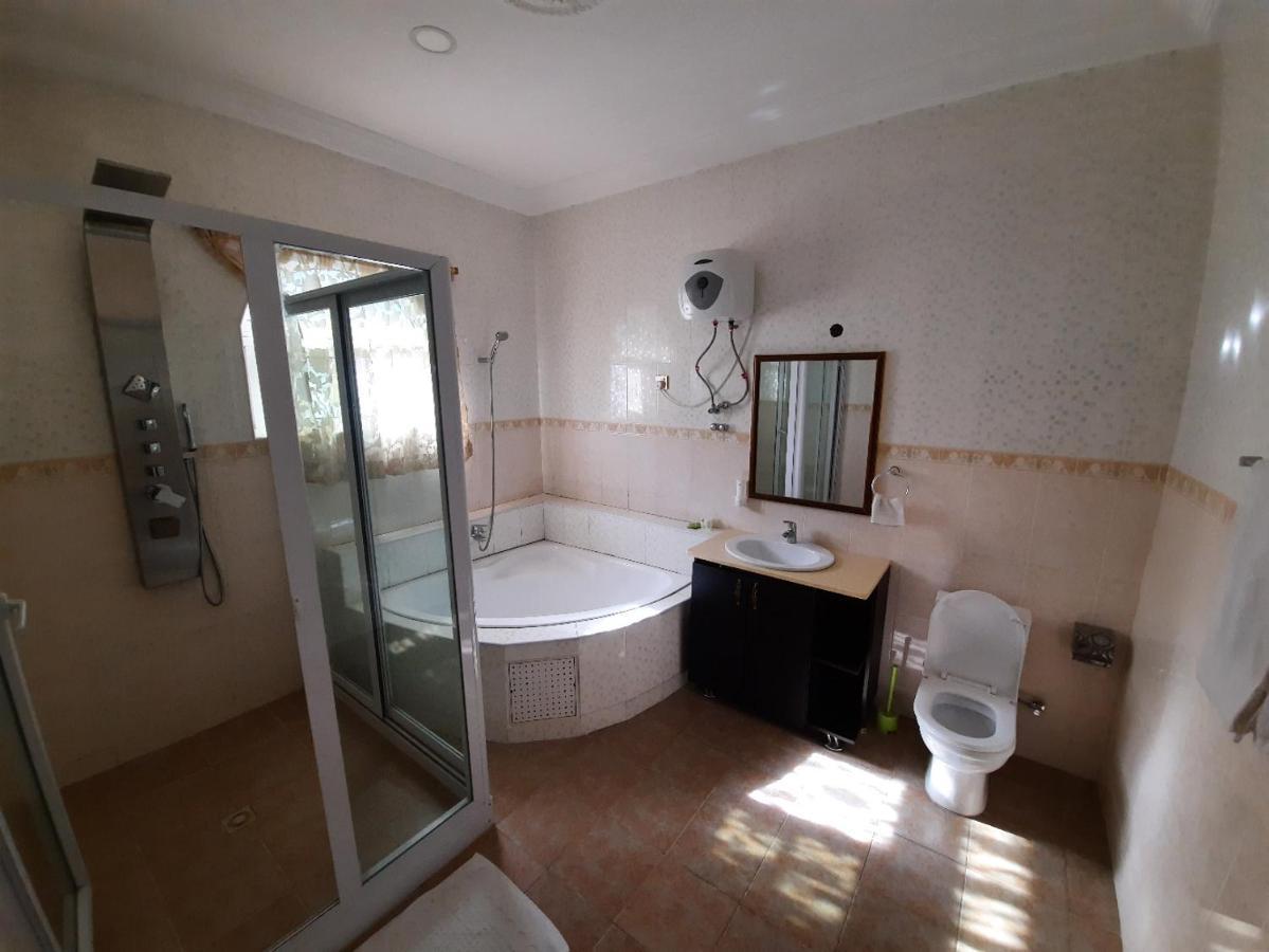 Afri-Royal Hotel Accra Bagian luar foto