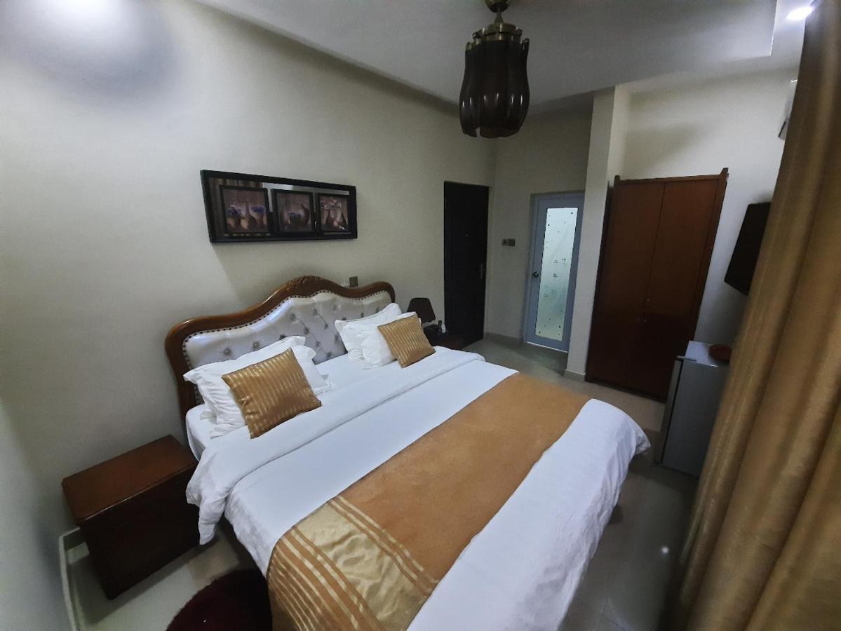 Afri-Royal Hotel Accra Bagian luar foto