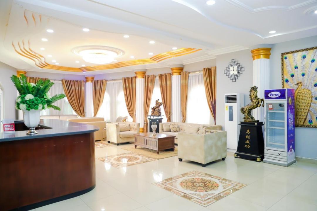 Afri-Royal Hotel Accra Bagian luar foto
