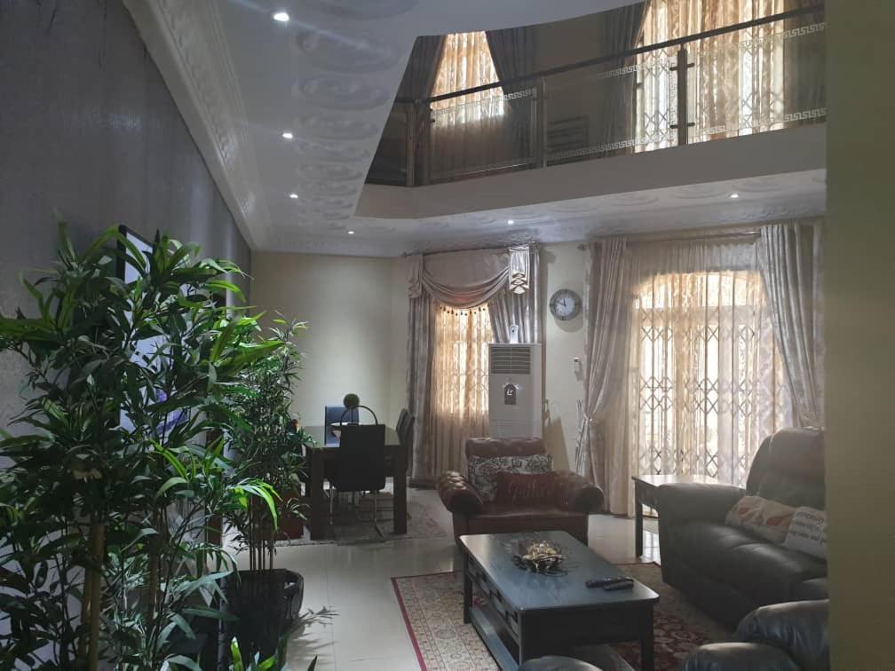 Afri-Royal Hotel Accra Ruang foto