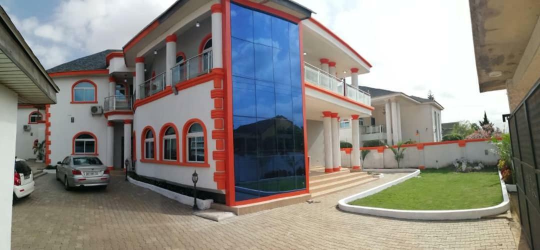 Afri-Royal Hotel Accra Bagian luar foto